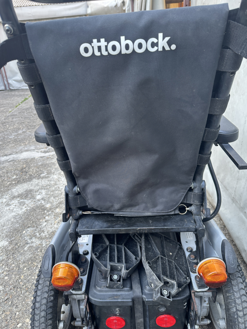 Joystickos Elektromos Rokkantkocsi
